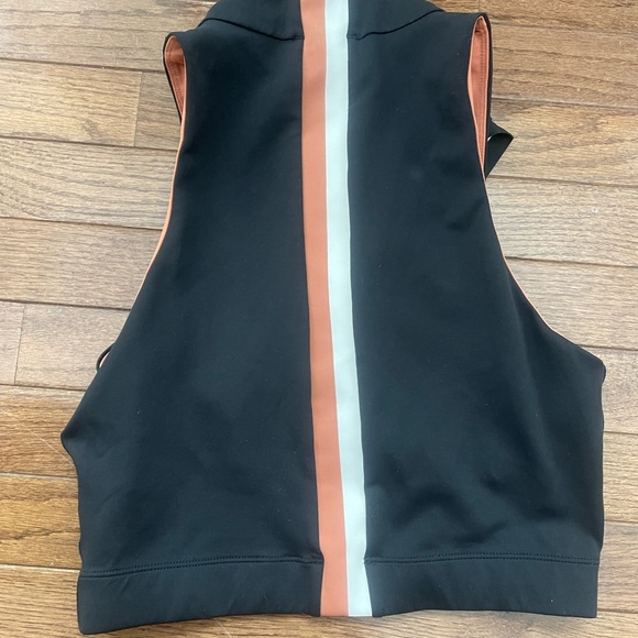 VAARA WILLOW ZIP CROP TOP SMALL - Picture 2 of 4